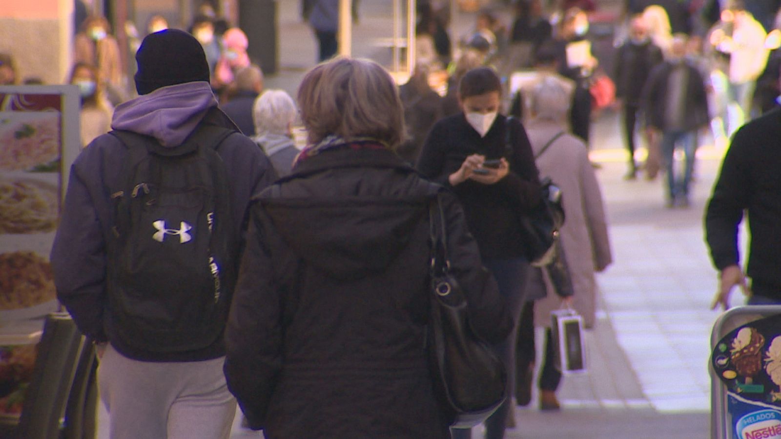 ctv-9qz-bal-mll-mucha-gente-mascarilla-br-inf-tve frame 7514