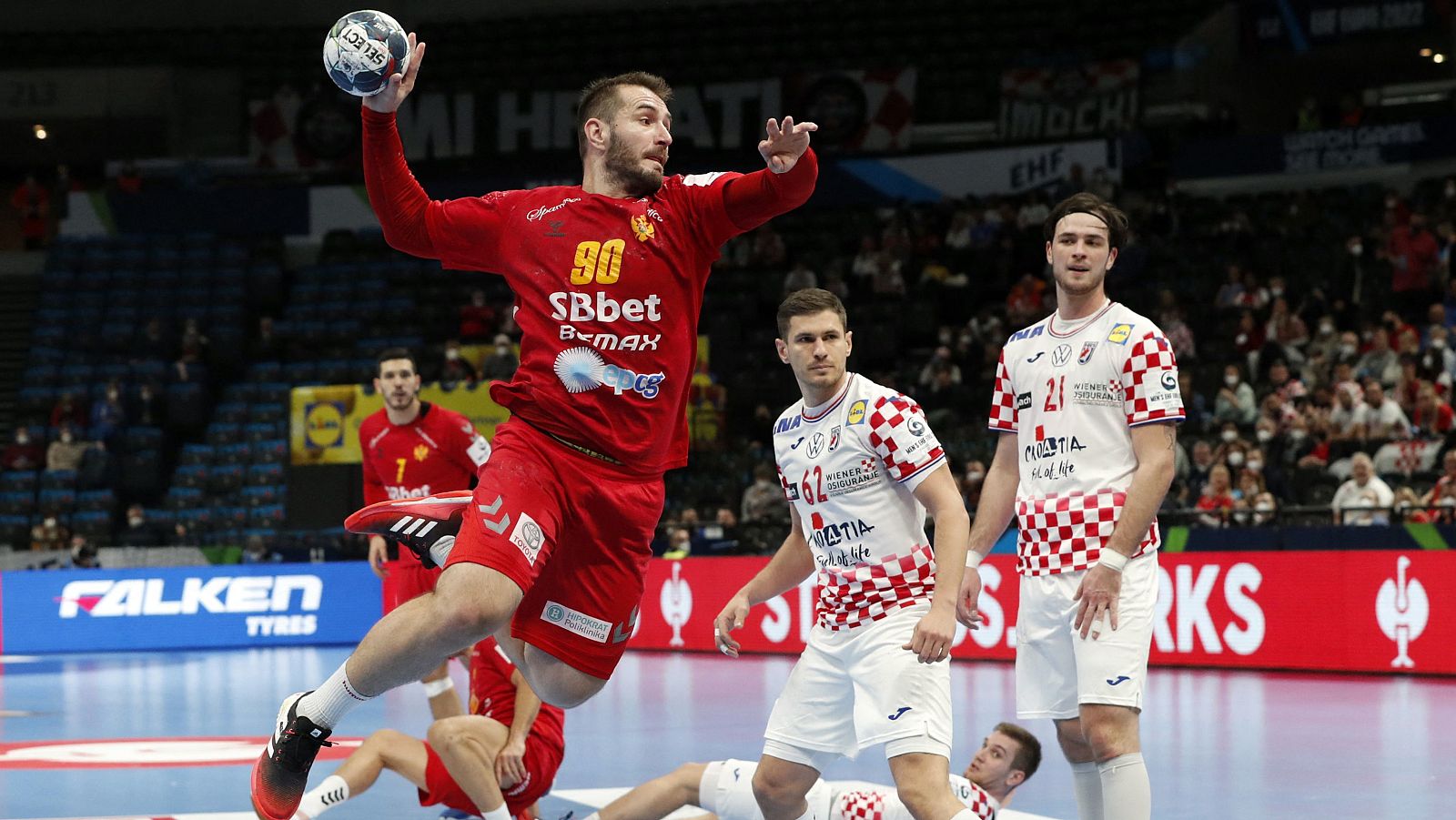 EHF 2022 Men's European Handball Championship - Main Round - Montenegro v Croatia