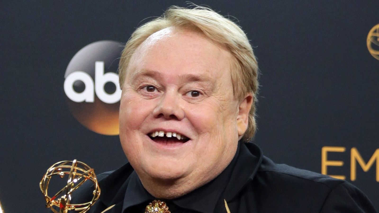 Louie Anderson, en la cermonia de los Emmy de 2016.