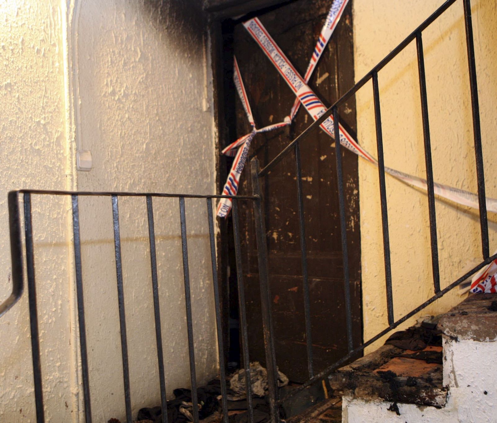 Un mujer y dos niños mueren en un incendio