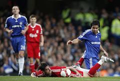 Liverpool y Chelsea quieren asaltar el liderato