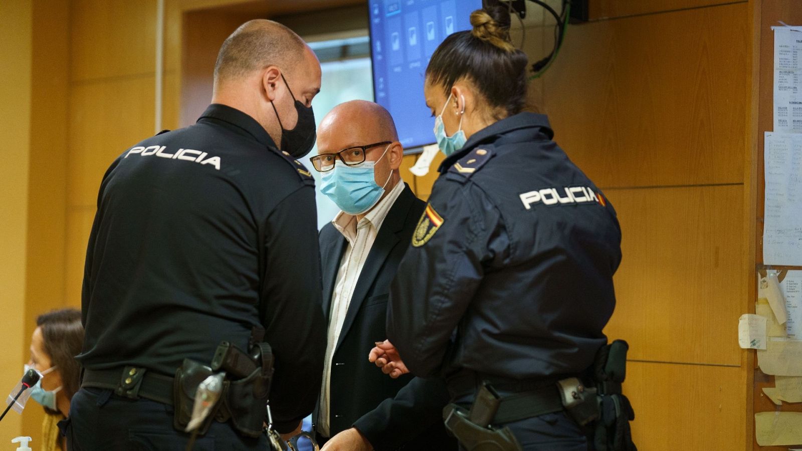 Juicio al acusado de matar en una cueva de Adeje a su mujer y su hijo