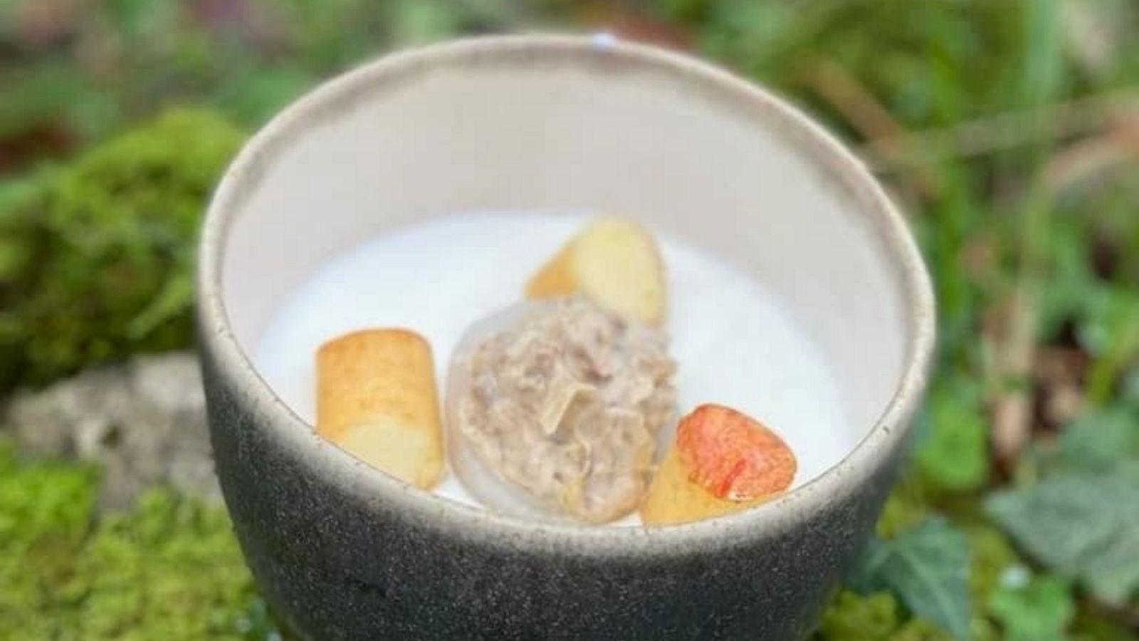 Receta de cuajada con cebolleta y crema de champiñones