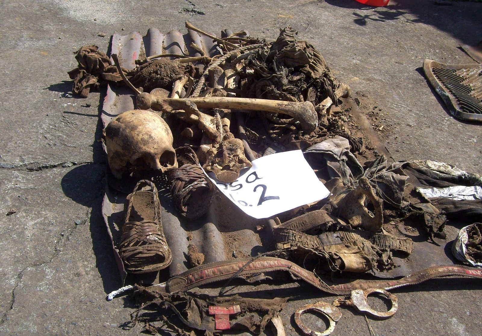 Cementerio clandestino en México