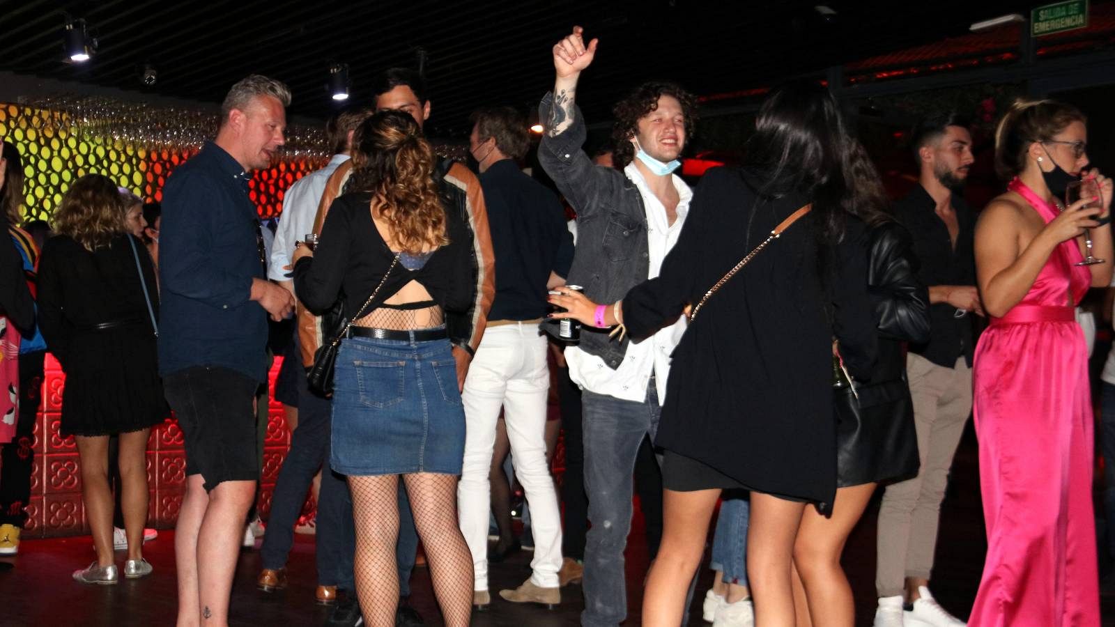 Salut estudia l'11 de febrer per reobrir l'oci nocturn