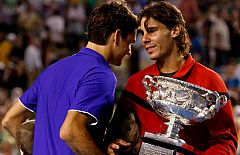 Nadal conquista Australia y consuela a Federer