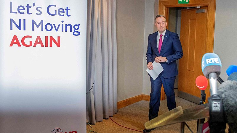 Dimite el jefe de Gobierno de Irlanda del Norte por las reglas comerciales del 'Brexit'