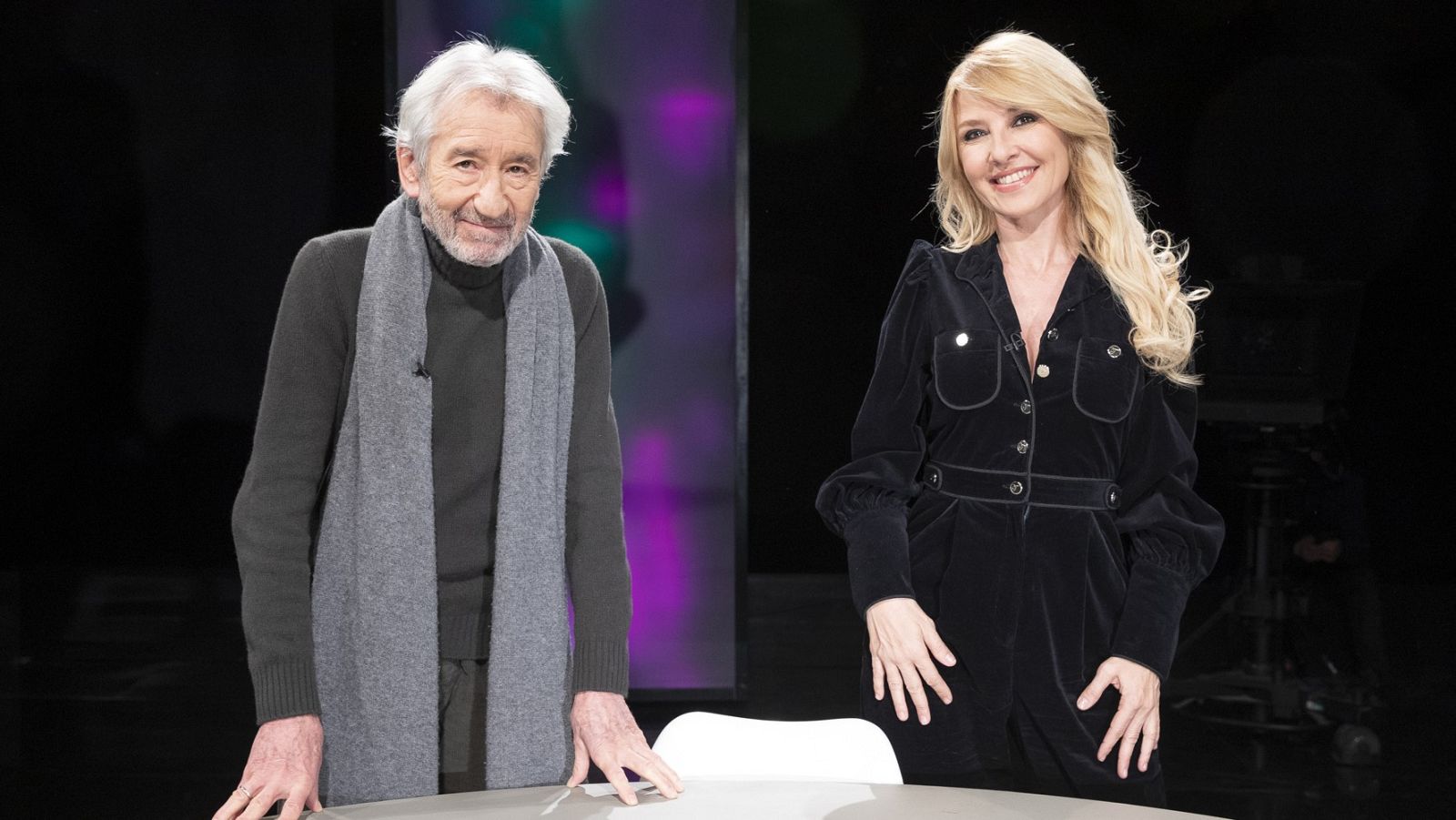 Versión Española - José Sacristán y Cayetana Guillén Cuervo