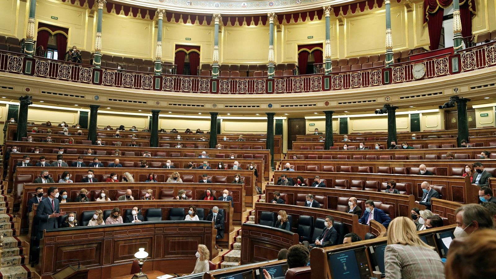 La confianza de los españoles en la política y las instituciones se mantiene baja desde la crisis de 2008