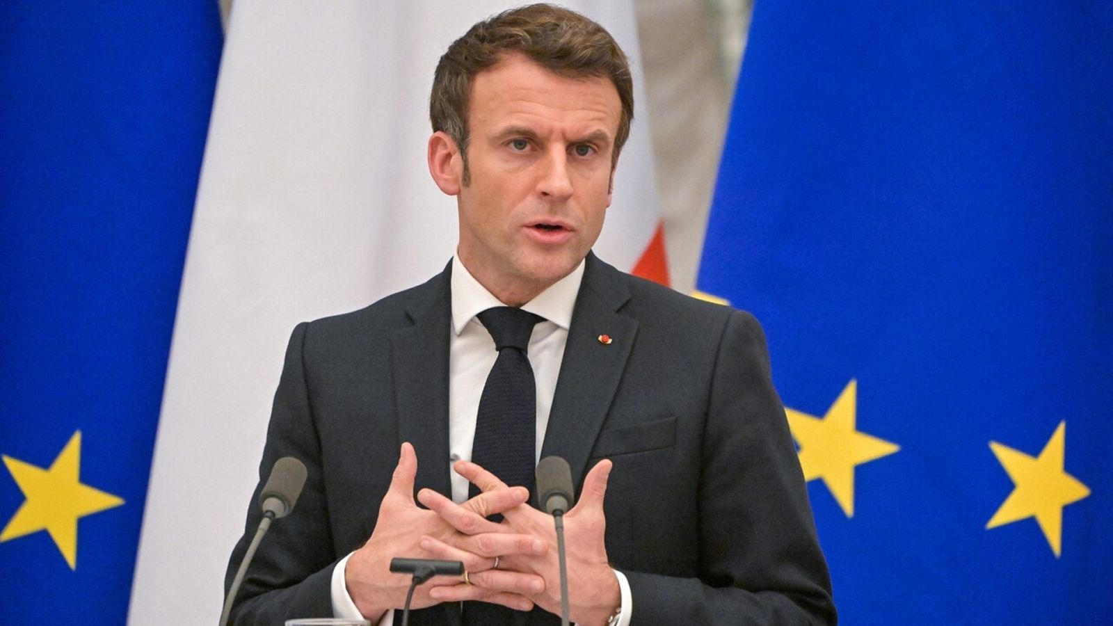El presidente francés, Emmanuel Macron, se ha convertido en el eje de la diplomacia en Europa con la crisis en Ucrania