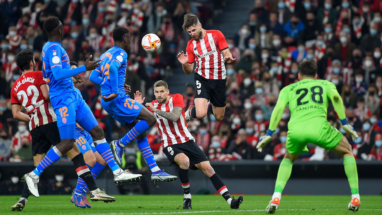 Imagen del partido de semifinales entre el Athletic Club y el Valencia