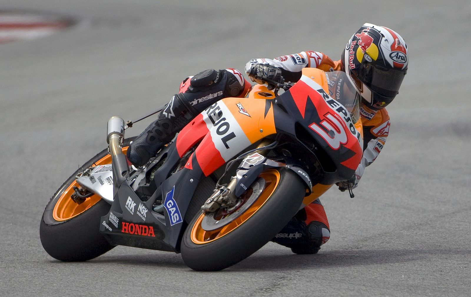 Dani Pedrosa entrena con su Honda en Sepang