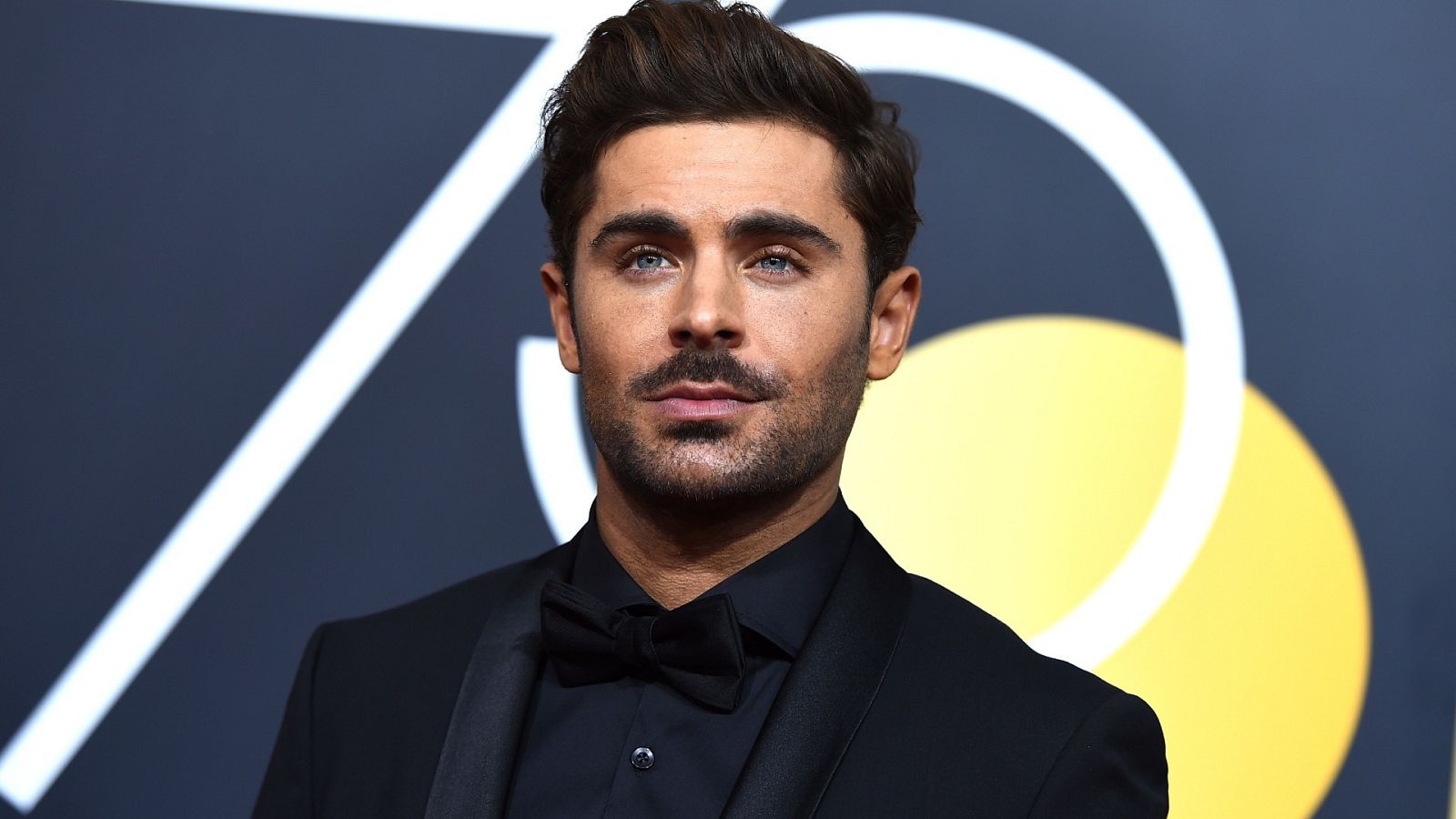 Zac Efron en los Globos de Oro de 2018