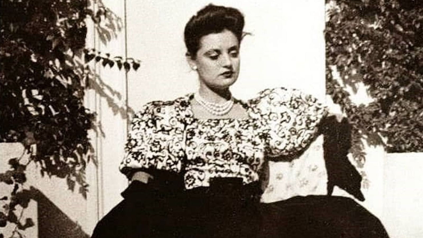 Lolita Laporta con un traje de Balenciaga