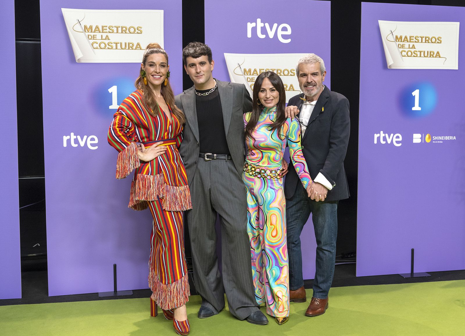 Los jueces y Raquel Sánchez SIlva, en la presentación