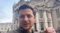 Zelenski llama a la resistencia: "Hemos repelido el ataque con éxito. No podemos perder Kiev"