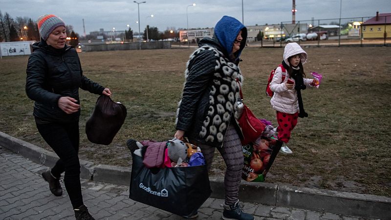 El Gobierno acogerá a los refugiados que huyen de la guerra de Ucrania sin que pidan protección antes