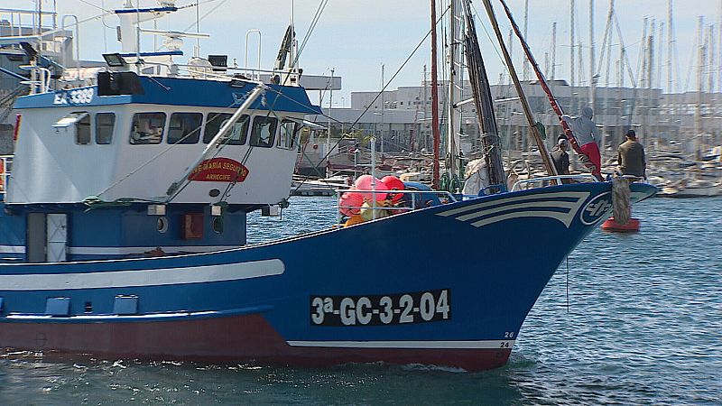 La subida del carburante afecta a los pescadores en Canarias