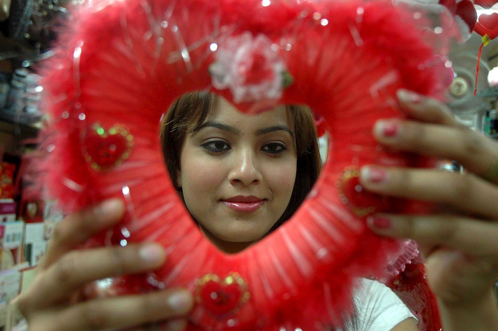 Más nuevas tecnologías y menos rosas por San Valentín