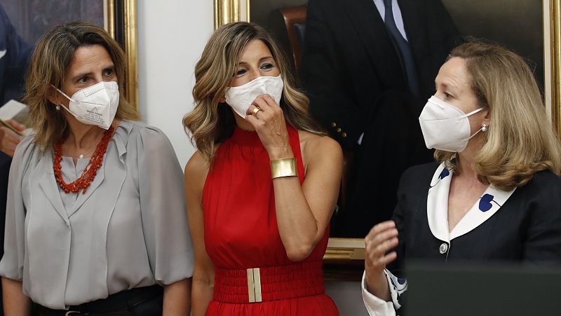 El Gobierno se reúne este miércoles con el PP para abordar el plan de respuesta a la guerra