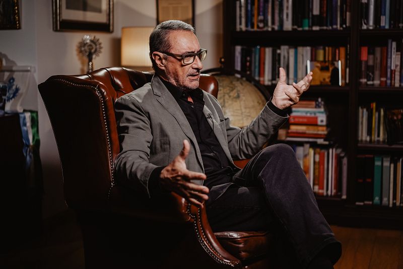 Carlos Herrera sobre el Rey Em�rito: "A nadie le hace gracia salir de su casa con una maleta y dos bolsas de ropa"