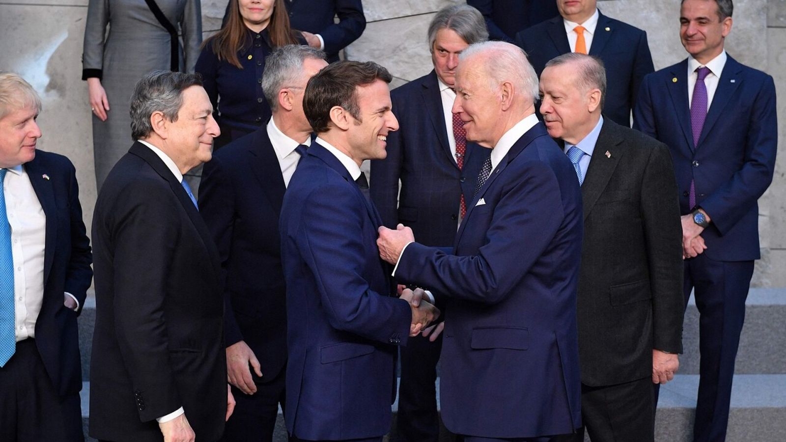 EE.UU. extiende las sanciones a 400 personas y empresas rusas