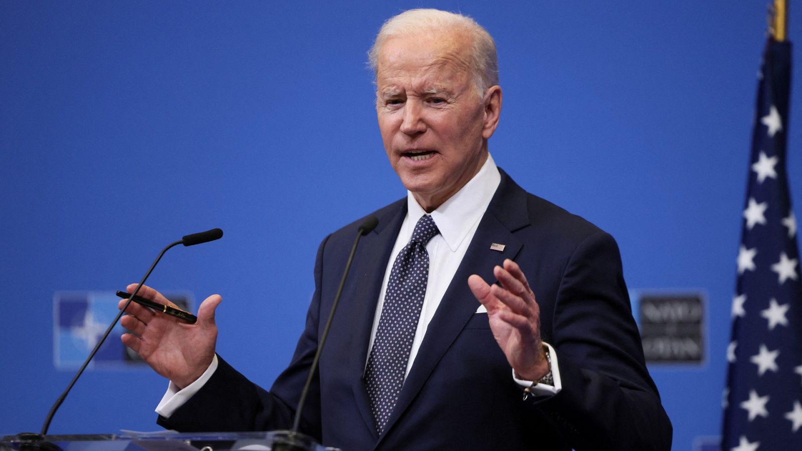 Biden advierte a Rusia de que la OTAN responderá si Rusia usa armas químicas en Ucrania