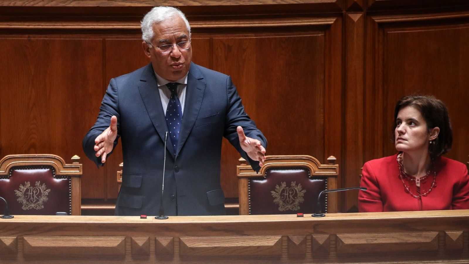 António Costa, junto a su mano derecha, Mariana Vieira da Silva