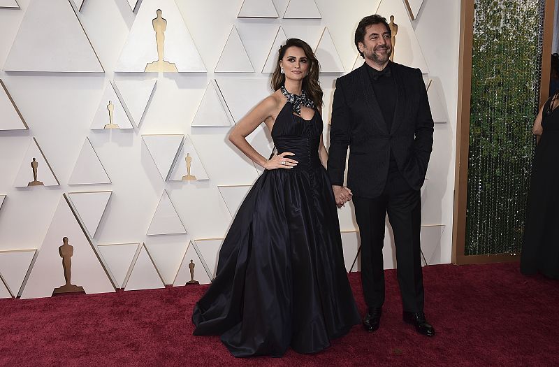 Penélope Cruz y Javier Bardem en los Oscar 2022: conoce el detalle de su vestido de Chanel 