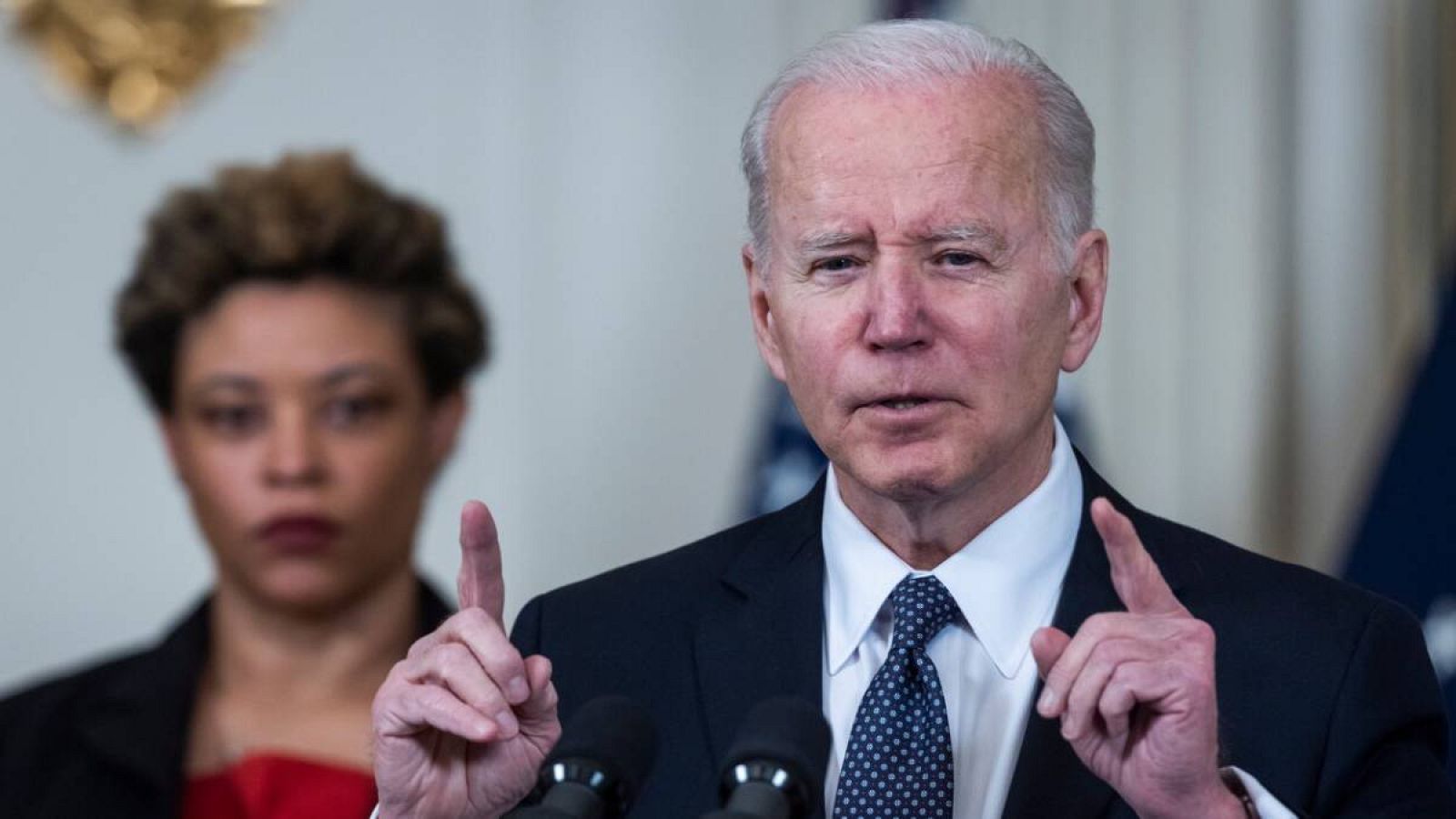 Biden dice que su referencia a la salida de Putin fue por "indignación moral"