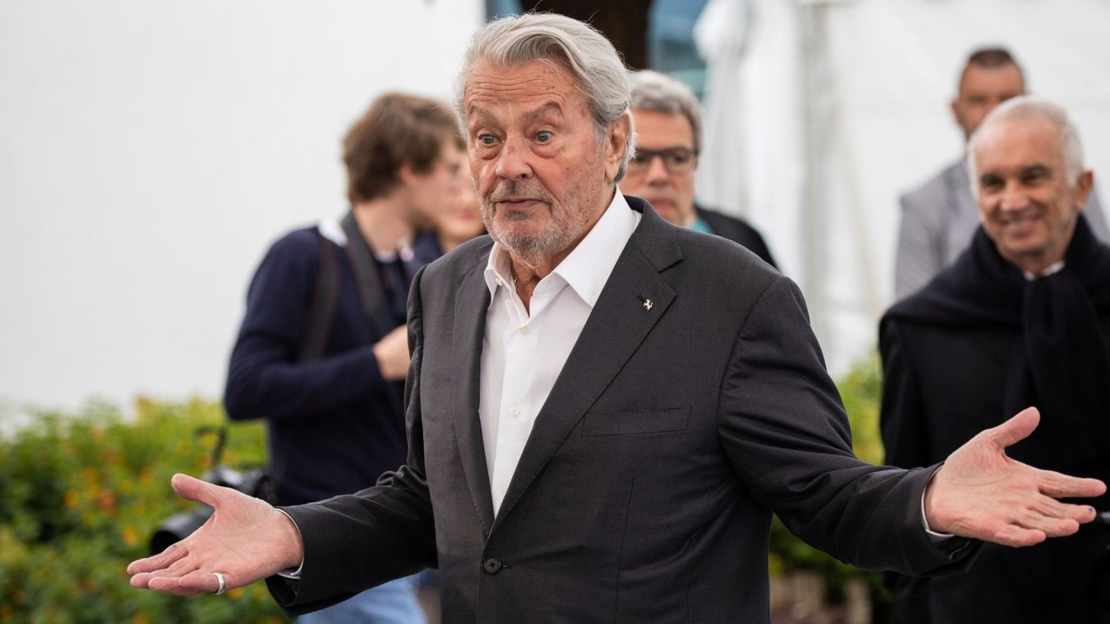 Qué le pasa a Alain Delon para haber pedido el suicidio asistido