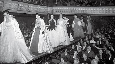 Historia de los concursos de moda: de 'El vestido de 4 pesetas' a 'Maestros de la costura' 