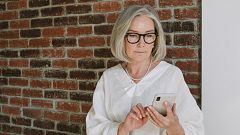Las canas están más de moda que nunca: consejos para cuidarlas y llevarlas con orgullo