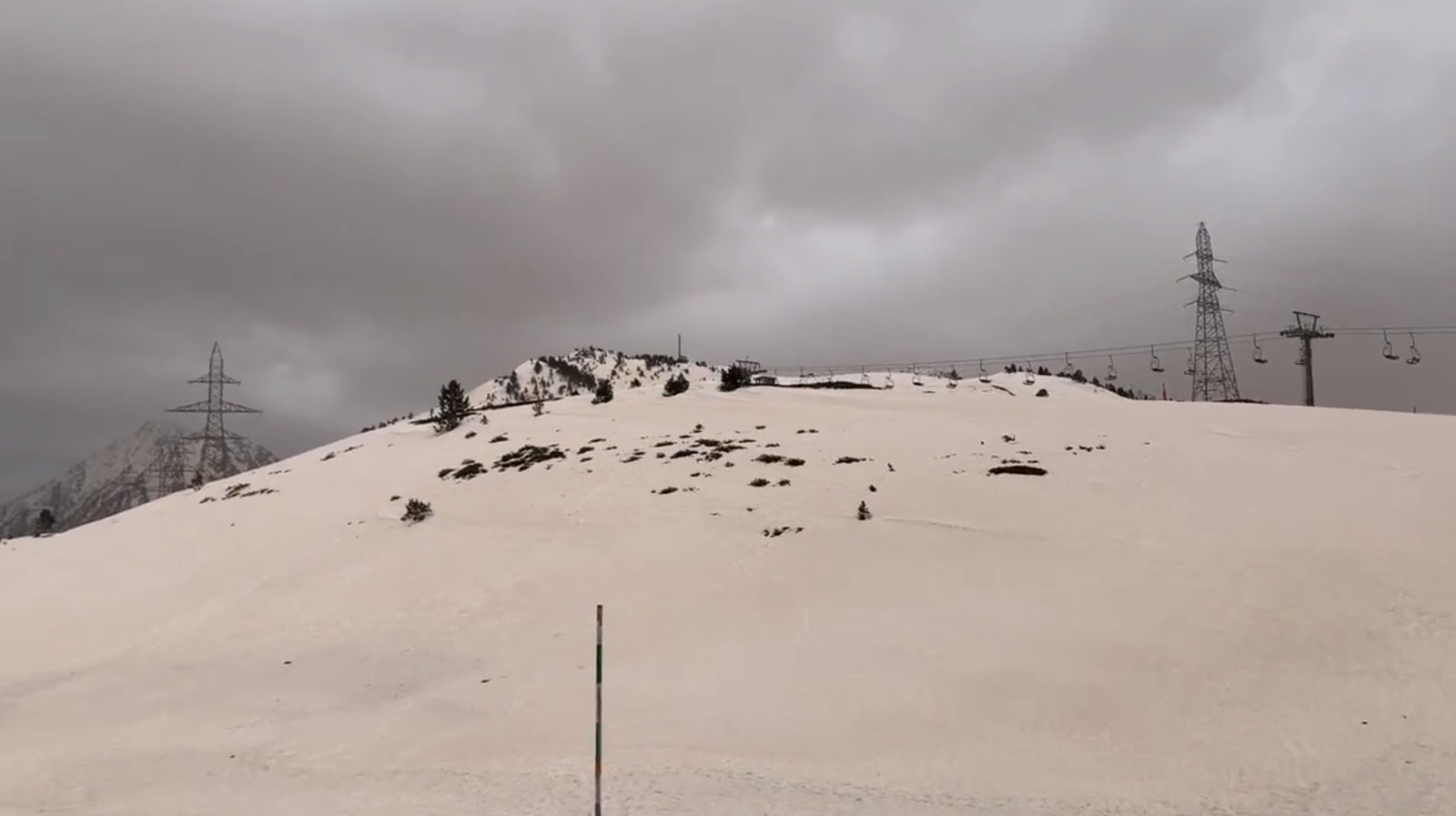 Neu marró a Baqueira - Beret, aquest matí de dimarts (Víctor Férriz)
