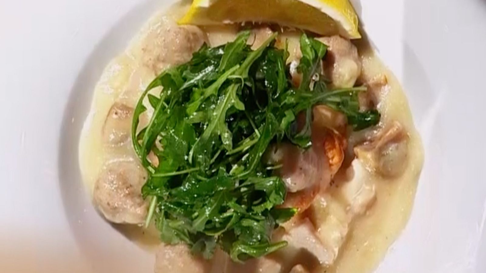 Receta de vol au vent con salsa holandesa de Yannick