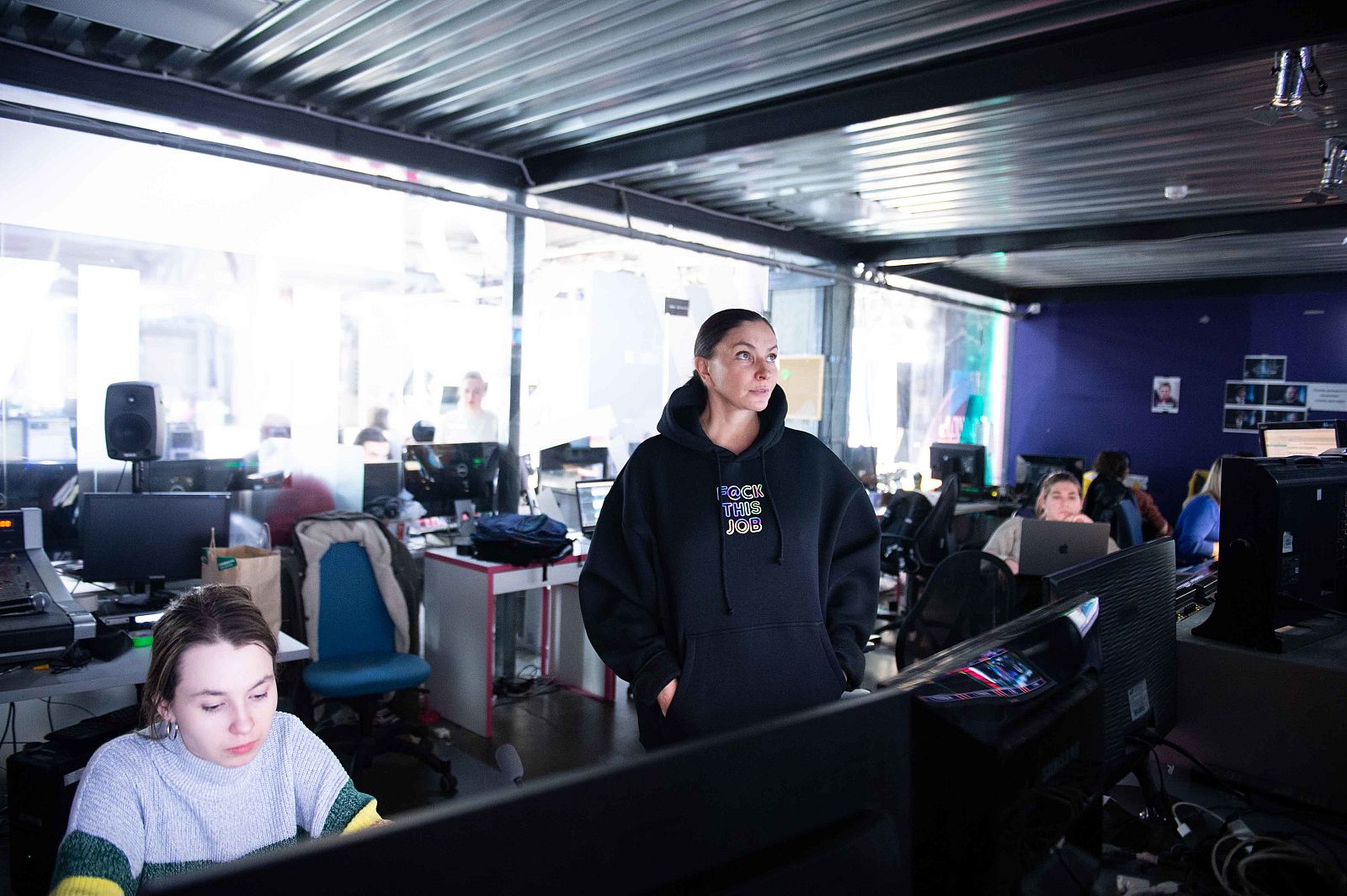 Natasha Sindeeva en el control de Dozhd TV