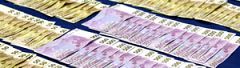 El desplome de la inversión y del consumo hunde a España en la recesión segun el INE