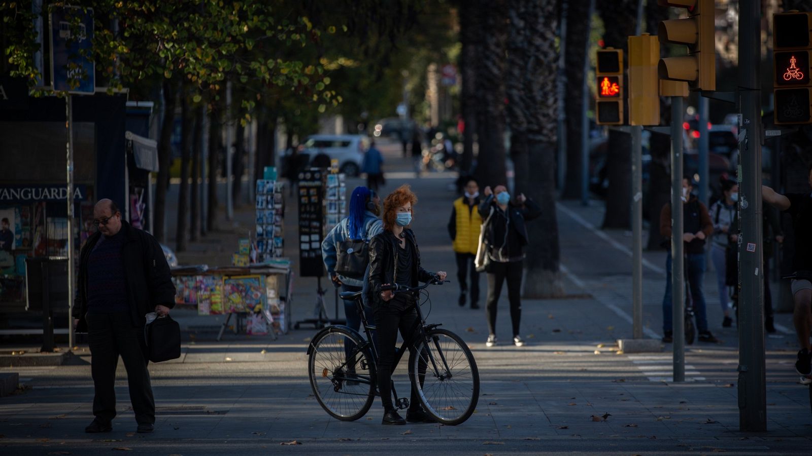 Bajar la calefacción, teletrabajar o domingos sin coches, entre las nueve recetas para ahorrar 450 euros anuales en energía