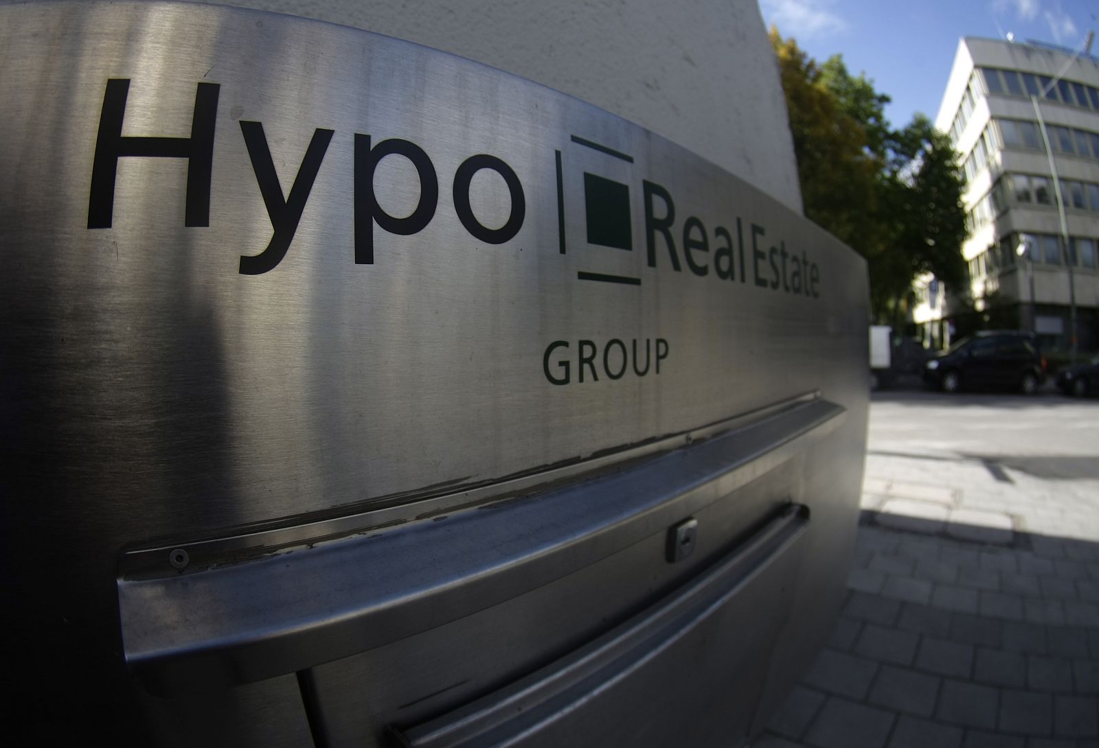El Gobierno alemán intenta salvar al banco Hypo