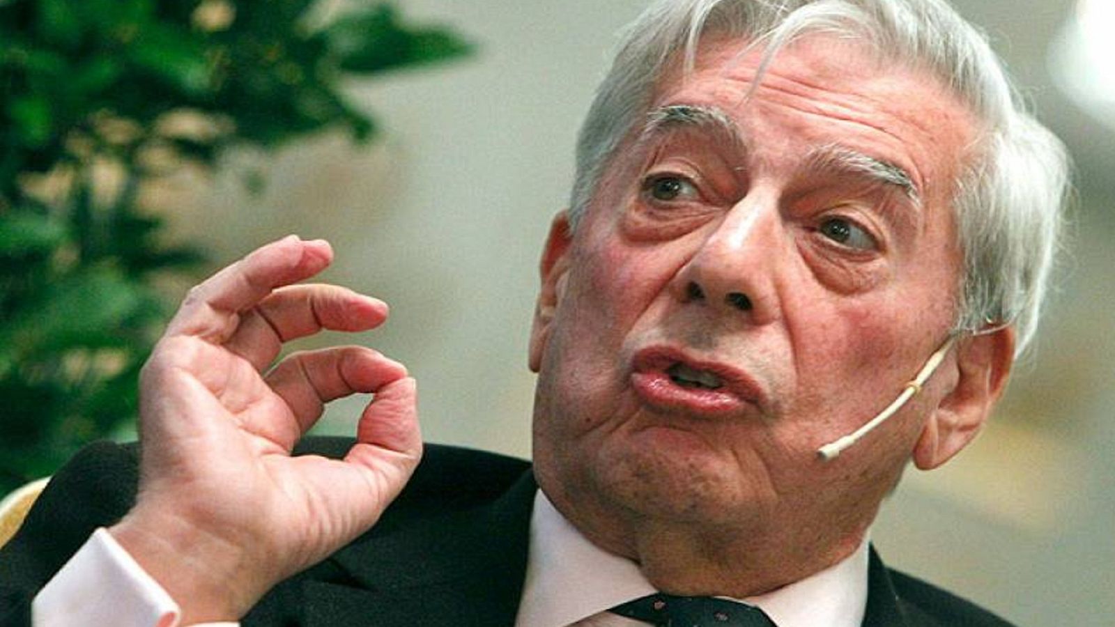 El escritor y Premio Nobel de Literatura Mario Vargas Llosa