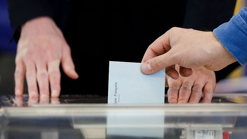 La abstenci�n se sit�a en el 27,6% y es la m�s alta en los �ltimos 50 a�os en Francia
