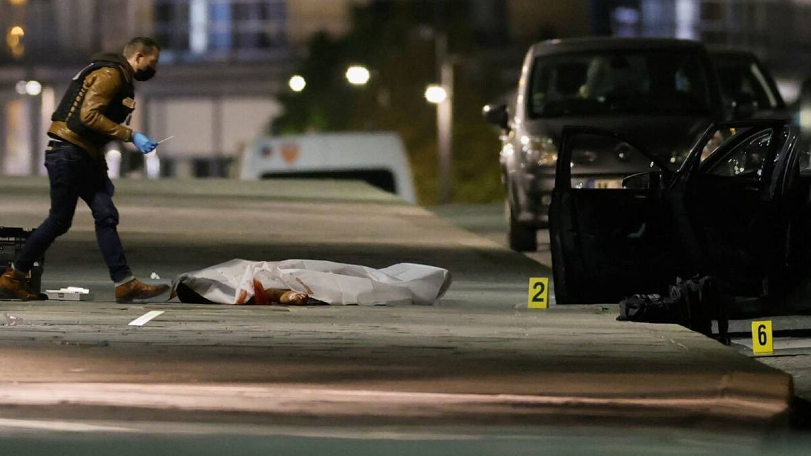 Al menos dos muertos y un herido tras las manifestaciones contra Macron en París