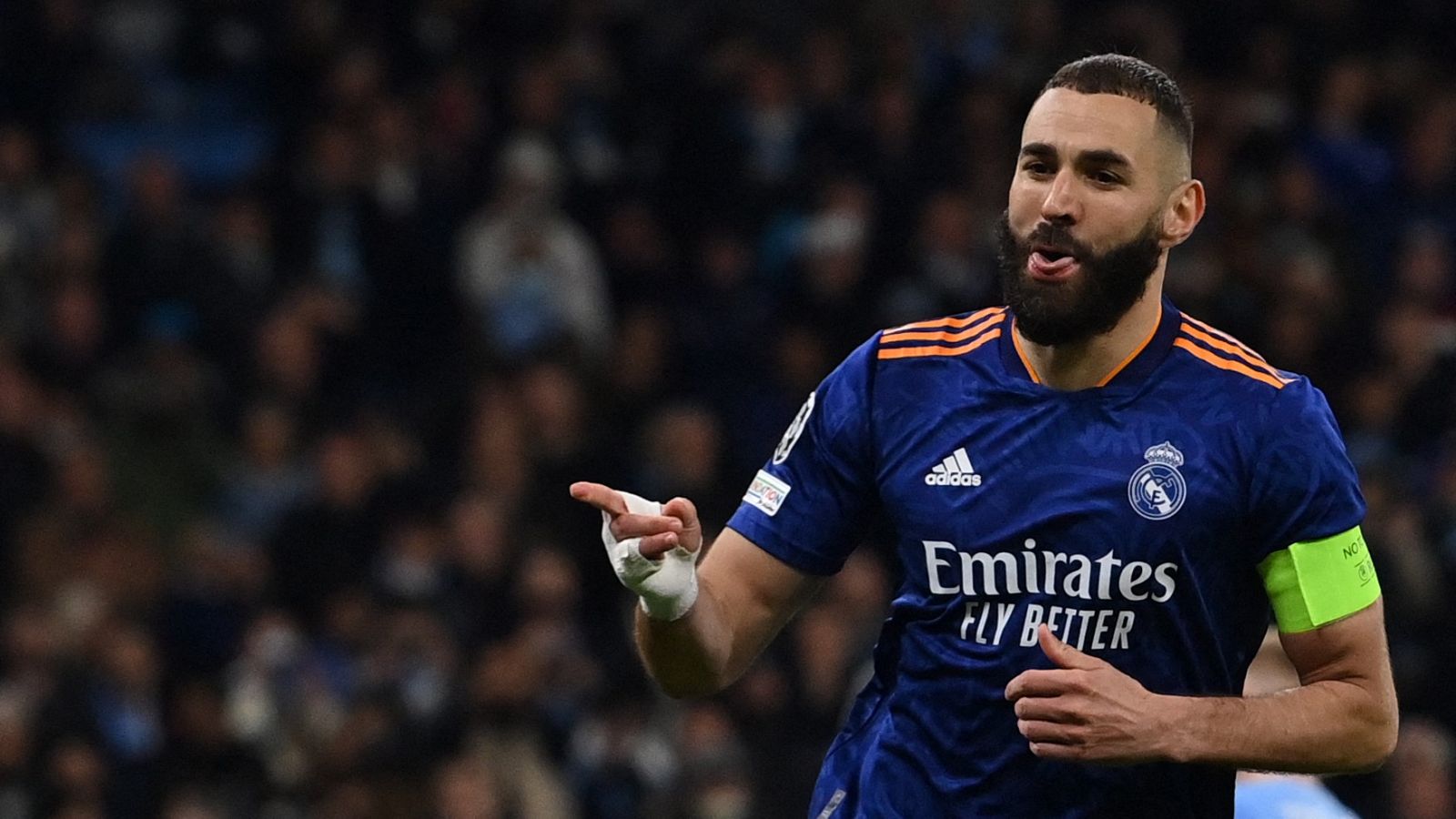 Benzema, con un doblete, mantiene vivo al Real Madrid