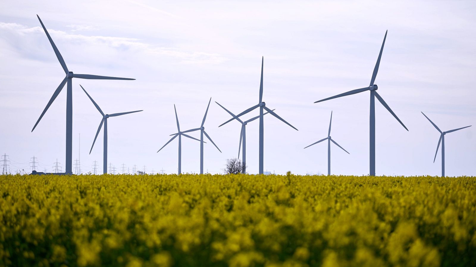 Bruselas desaconseja a los Veintisiete bajar el IVA del gas y la electricidad y apuesta por ayudas directas a hogares