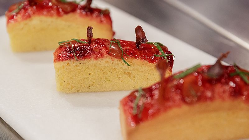 Receta de bizcocho con caramelo salado de panceta de Mar�a Lo