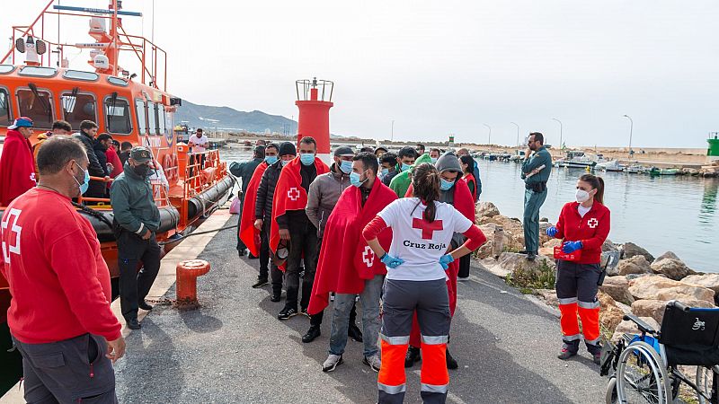 El naufragio de una patera cerca de Gran Canaria deja un muerto y 26 personas desaparecidas