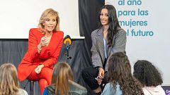 Chanel inspira en su visita a un instituto: así ha sido su charla