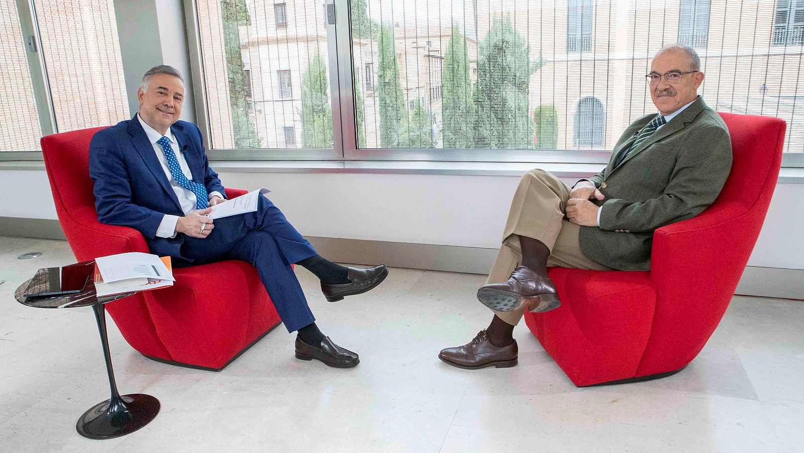 Plano general - Fernando Alejandre y Jenaro Castro