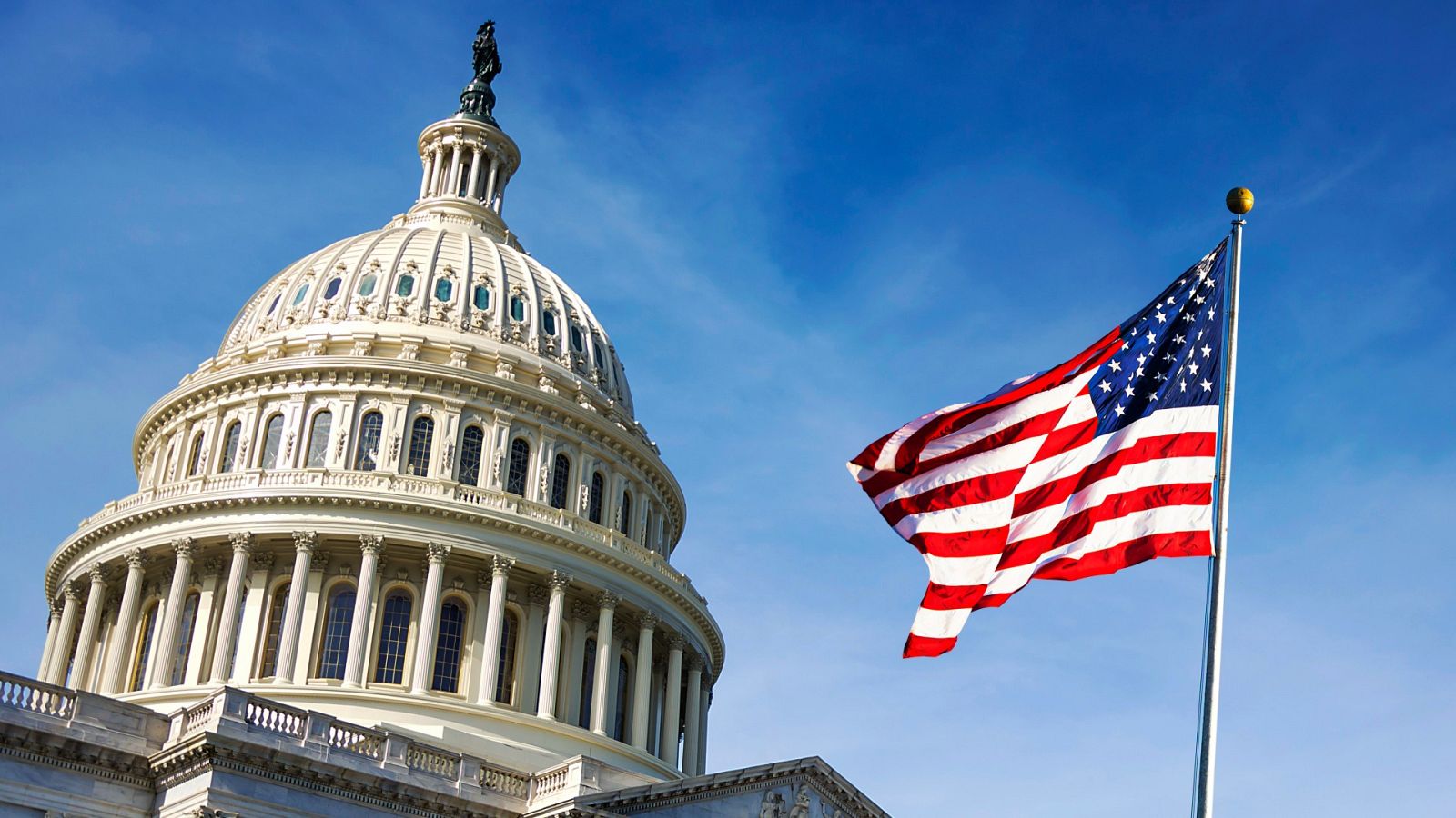 La economía de EE.UU. se contrajo un 0,4% en el primer trimestre del año lastrada por la fuerte subida de energía y combustibles