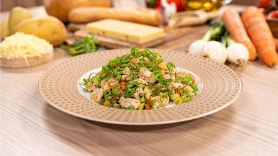 Cocina de aprovechamiento y para d�as en los que tienes la nevera bajo m�nimos: receta de arroz con cosas de los Torres